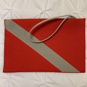 Rothys Essential Pouch, Bright Poppy, Like New.